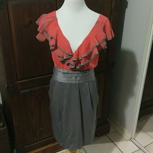 Romantic, Feminine Dress with Pockets!